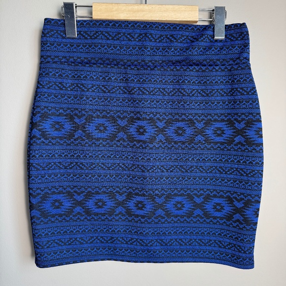Kirra Women's Pull-On Aztec Print Mini Skirt‎ Blue/Black Large Festival Stretch - Picture 1 of 10
